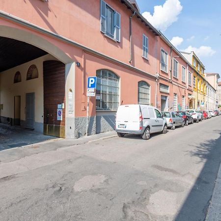 Milano Apartments Voghera Bagian luar foto