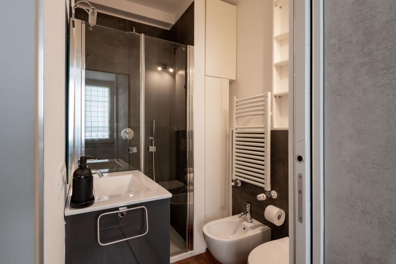 Milano Apartments Voghera Bagian luar foto