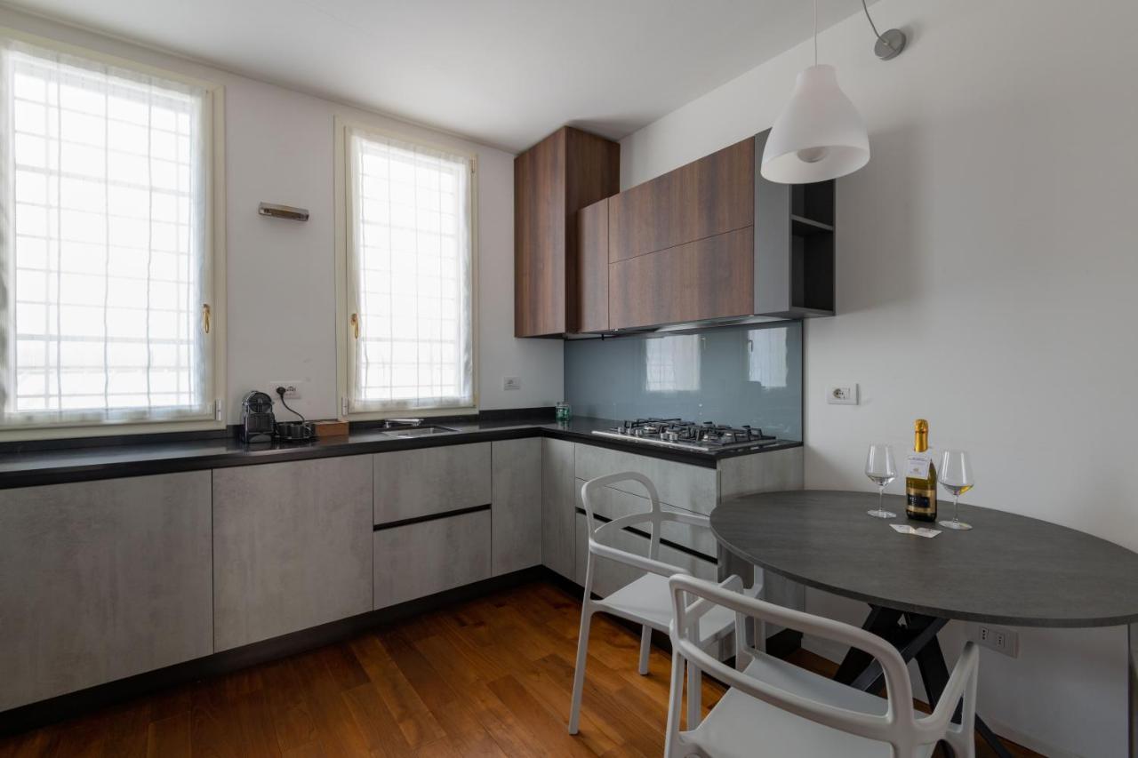 Milano Apartments Voghera Bagian luar foto