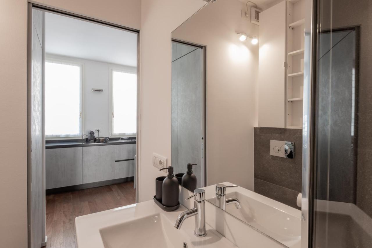 Milano Apartments Voghera Bagian luar foto